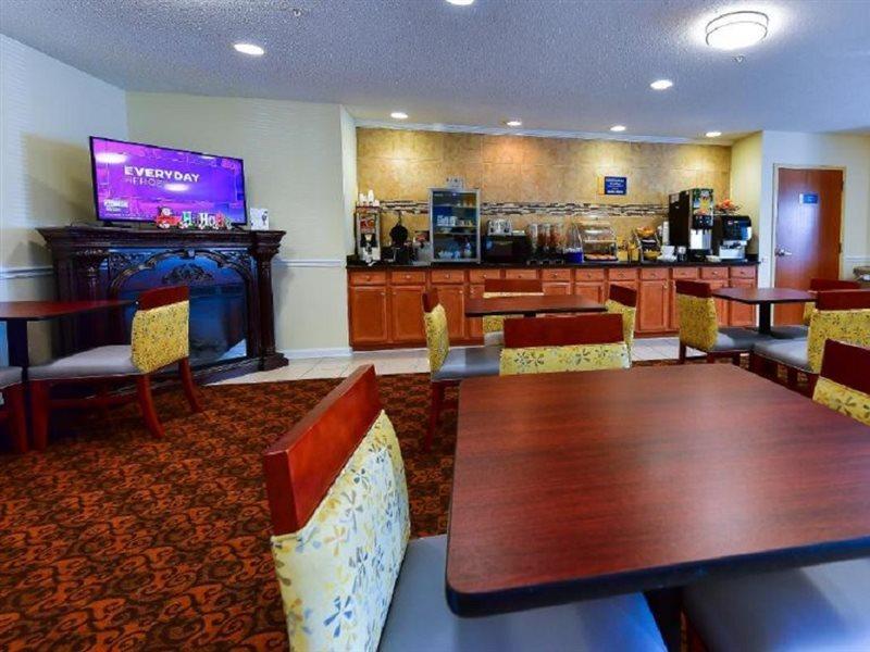格林斯伯勒/地标中心戴斯酒店 外观 照片