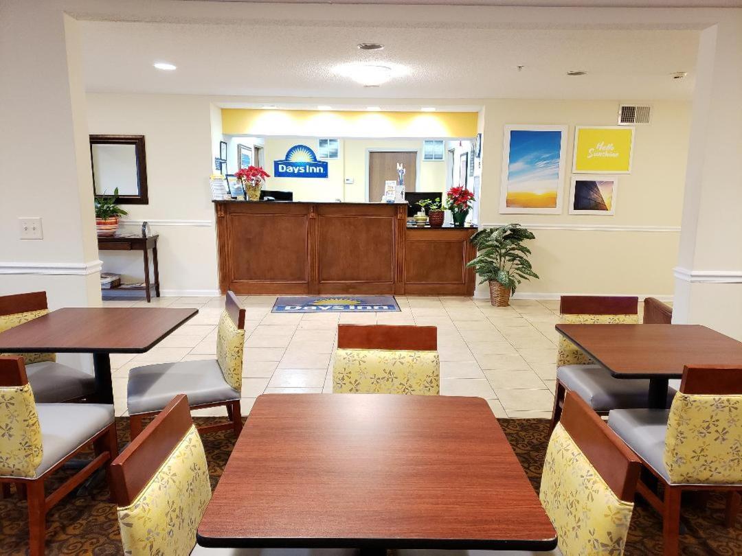 格林斯伯勒/地标中心戴斯酒店 外观 照片
